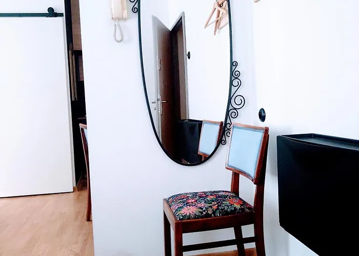 Apartment In Center